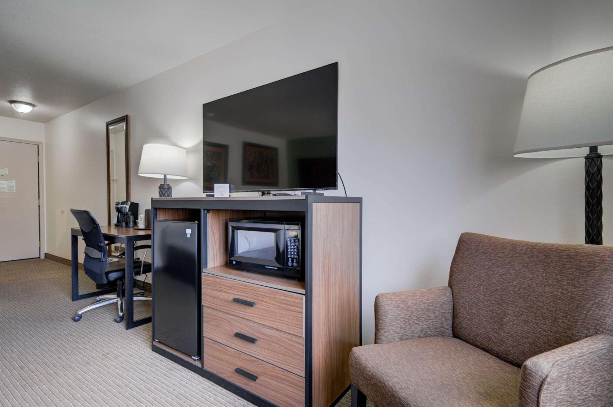 The Ridgeline Hotel At Yellowstone, Ascend Hotel Collection Gardiner Ngoại thất bức ảnh
