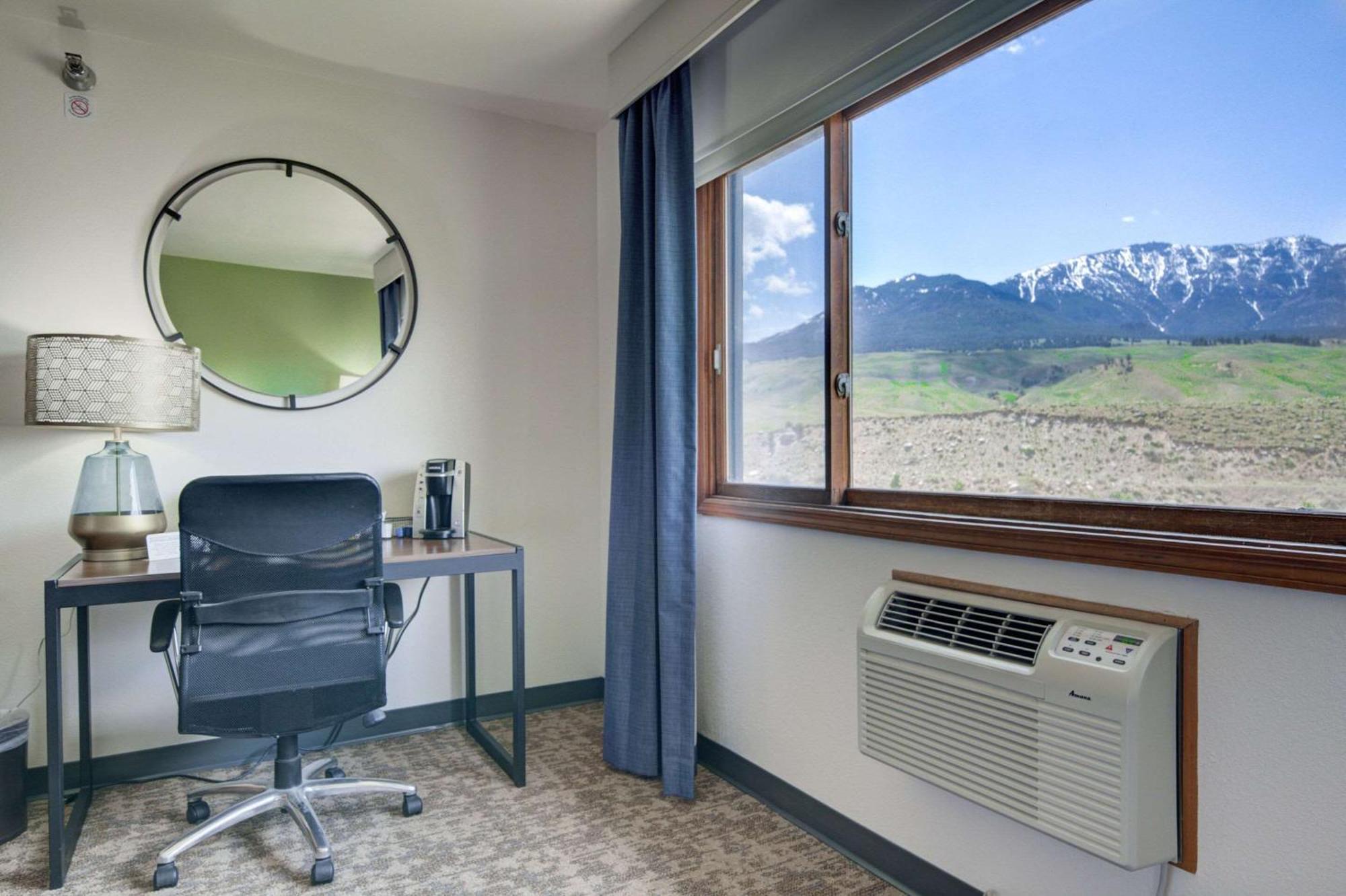 The Ridgeline Hotel At Yellowstone, Ascend Hotel Collection Gardiner Ngoại thất bức ảnh