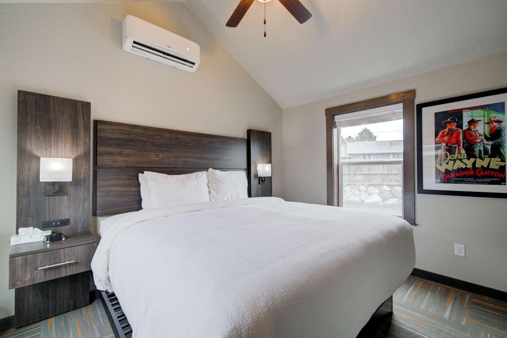The Ridgeline Hotel At Yellowstone, Ascend Hotel Collection Gardiner Ngoại thất bức ảnh
